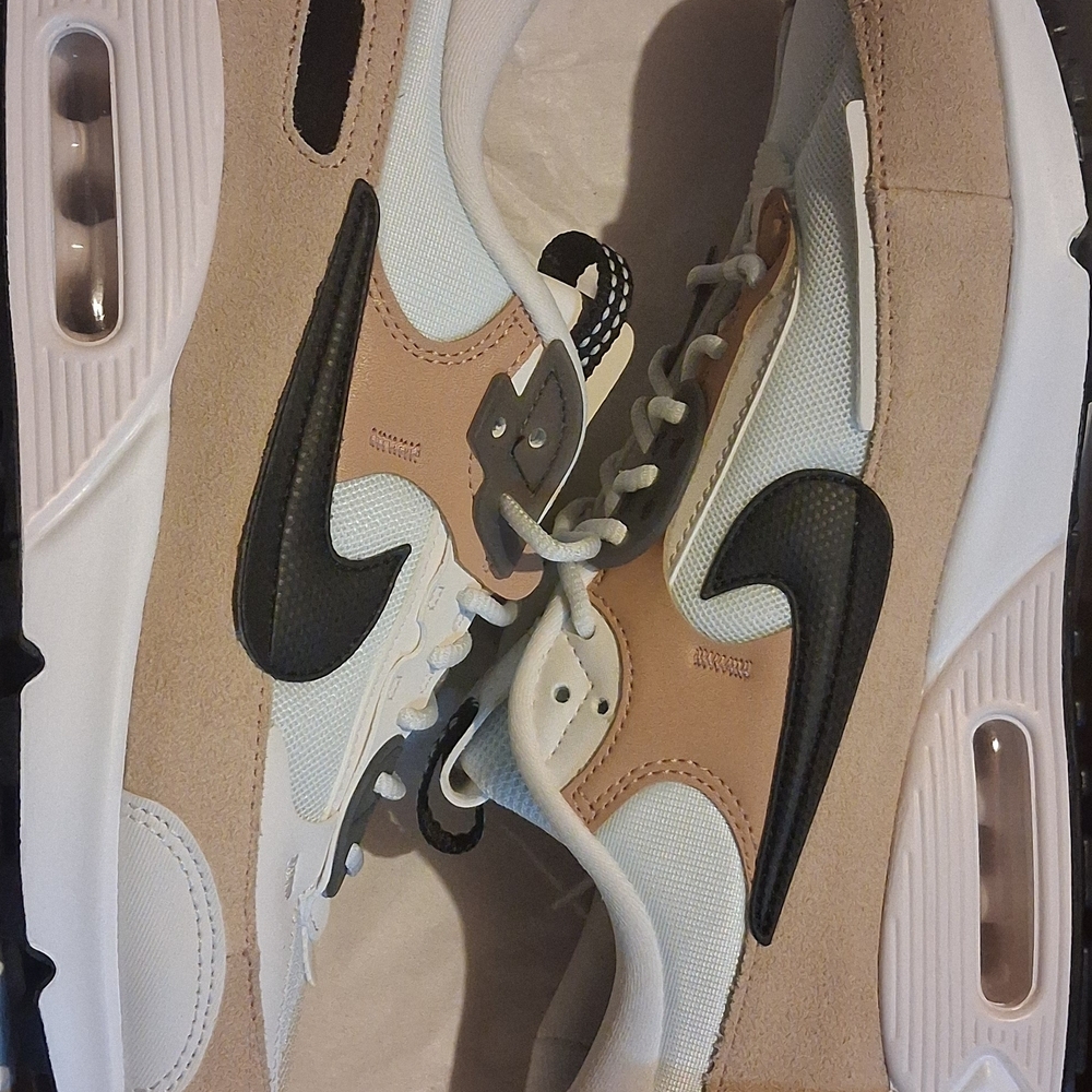 NIKE AIR MAX FUTURA 90'S WOMEN SIZE 9.5 OR MENS 8